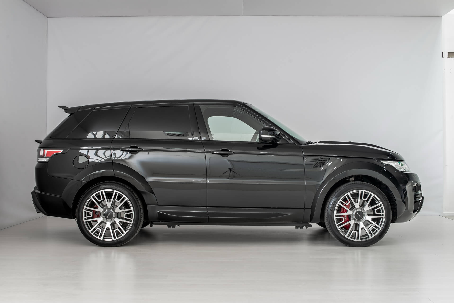 Check our price and buy a SCL Performance body kit for Land Rover Range Rover Sport 