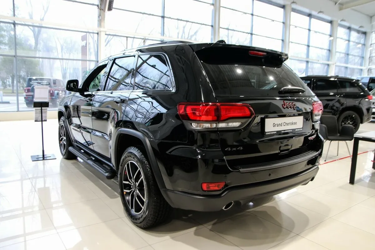 Check price and buy New Jeep Grand Cherokee (WK2) Restyling For Sale