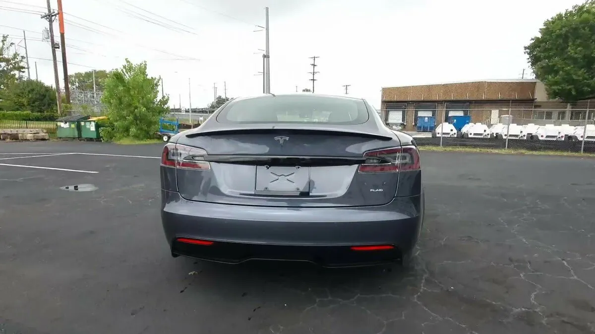 Check price and buy New Tesla Model S Plaid Restyling 2 For Sale