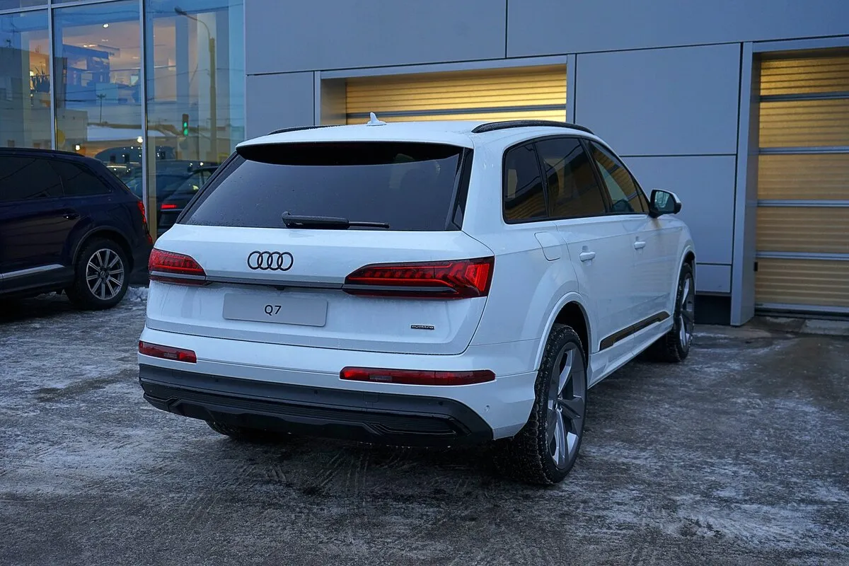 Check price and buy New Audi Q7 45 TDI (4M) Restyling For Sale
