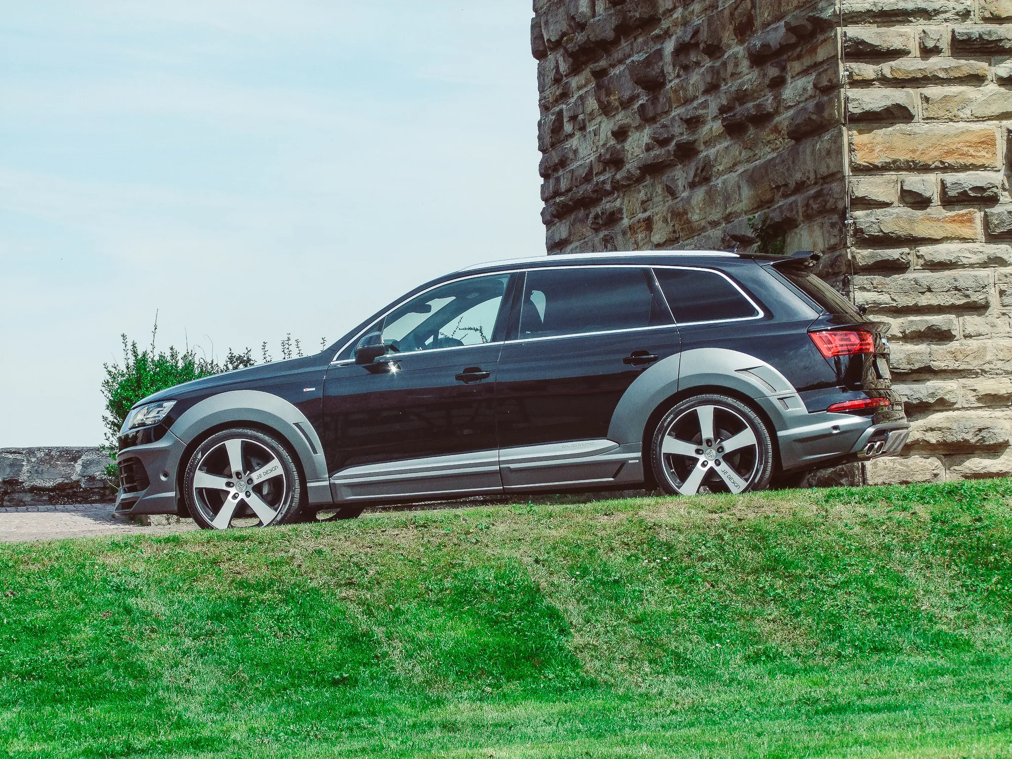 Check our price and buy JE Design body kit for Audi Q7 4M S-Line