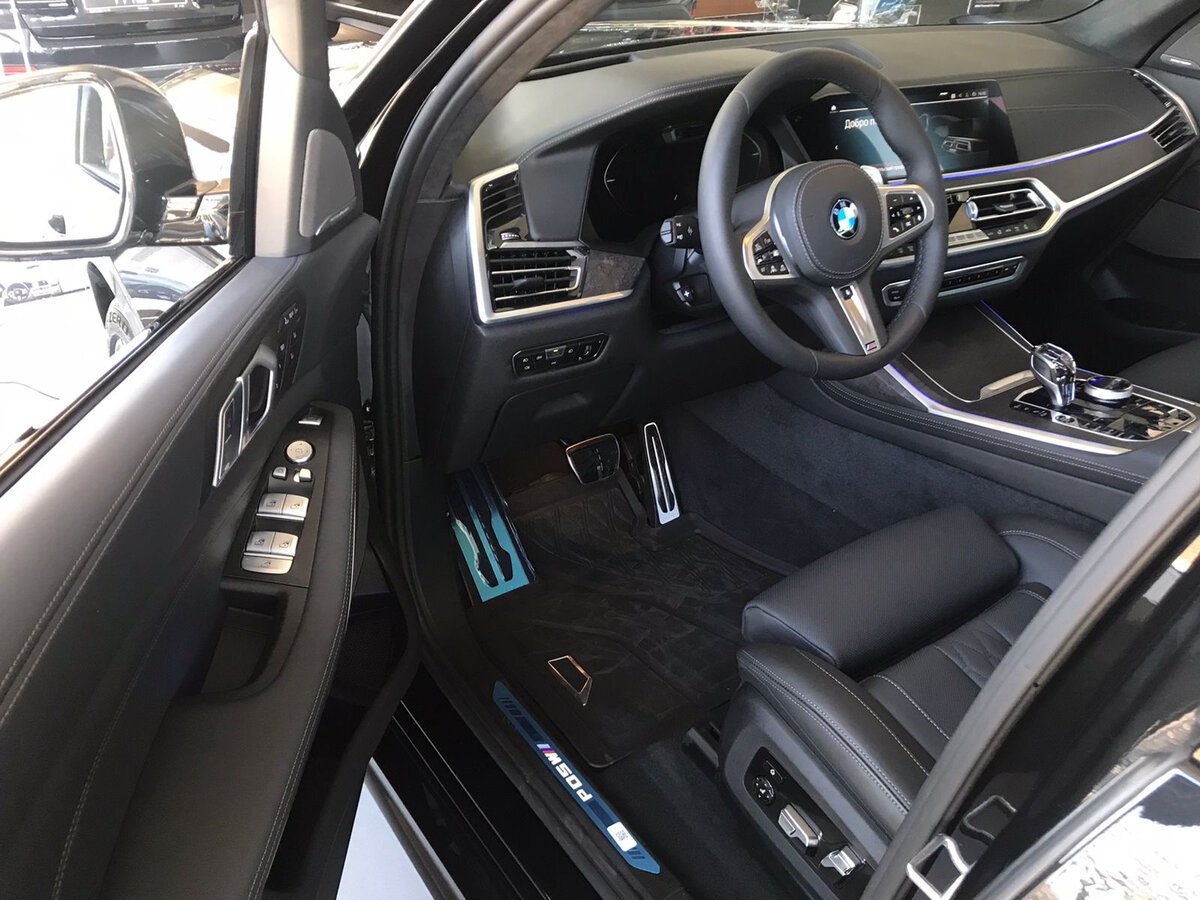Buy New BMW X7 M50d (G07)