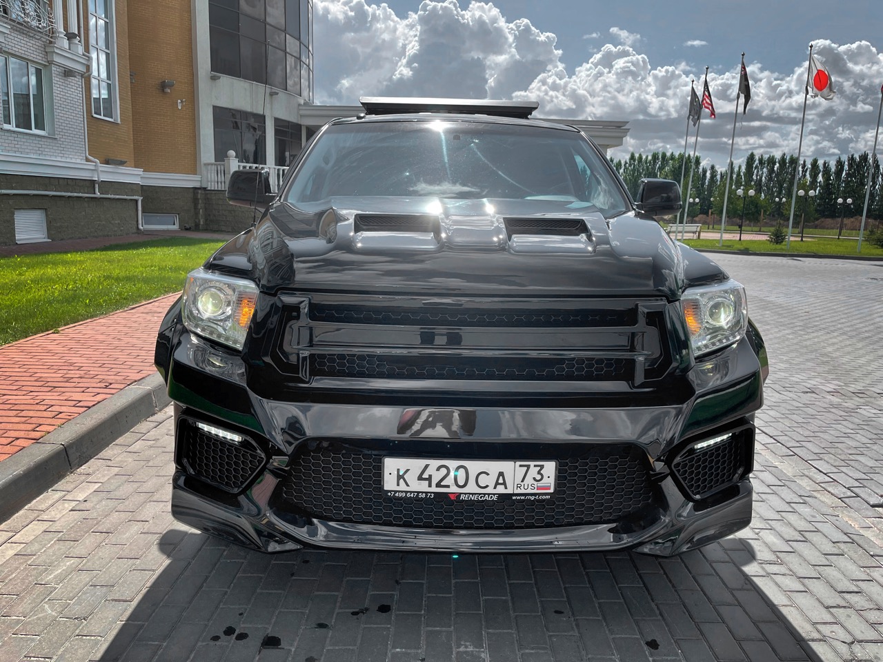 Front bumper with grille Renegade Design for Toyota Tundra