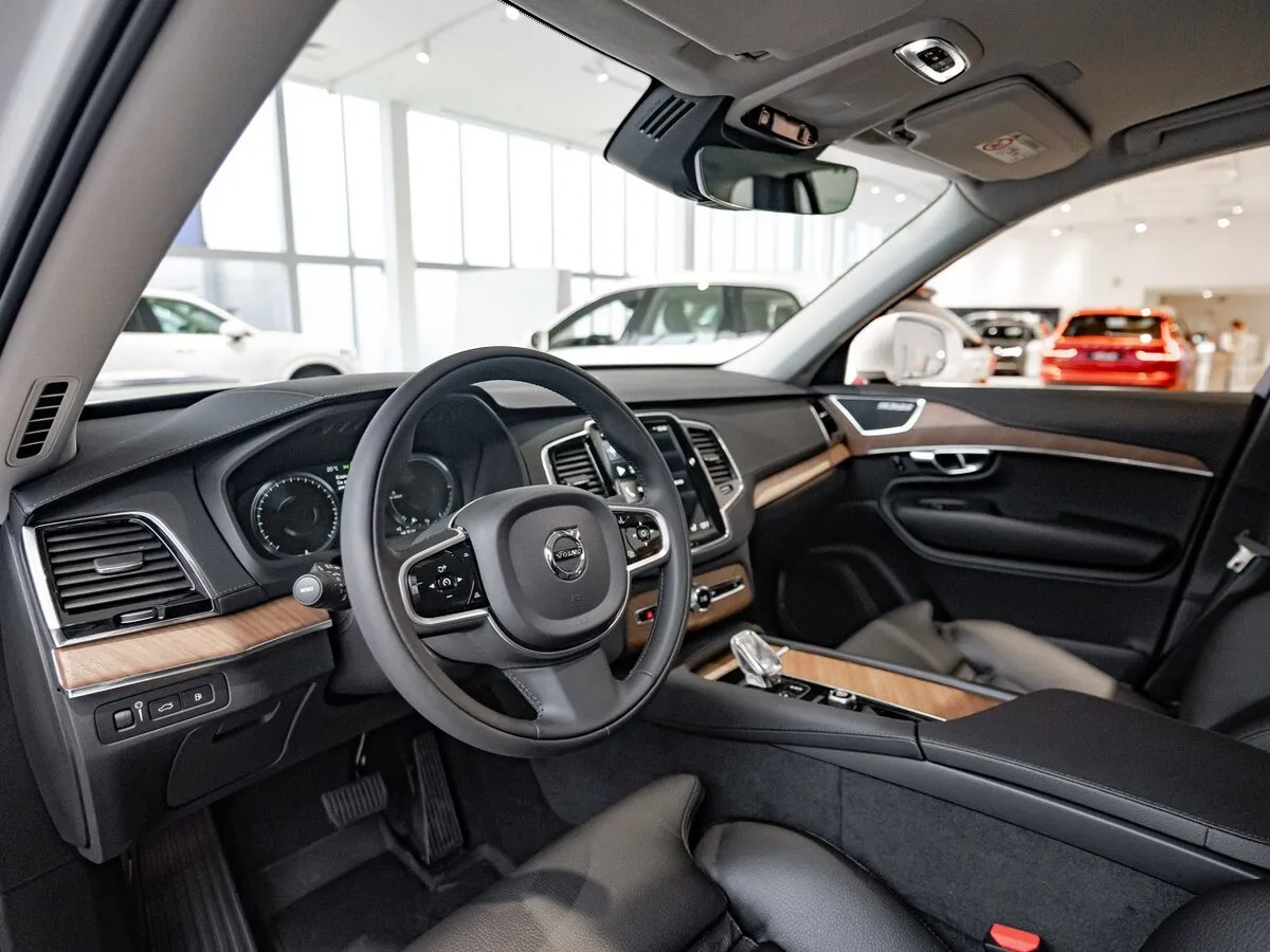 Check price and buy New Volvo XC90 Restyling For Sale