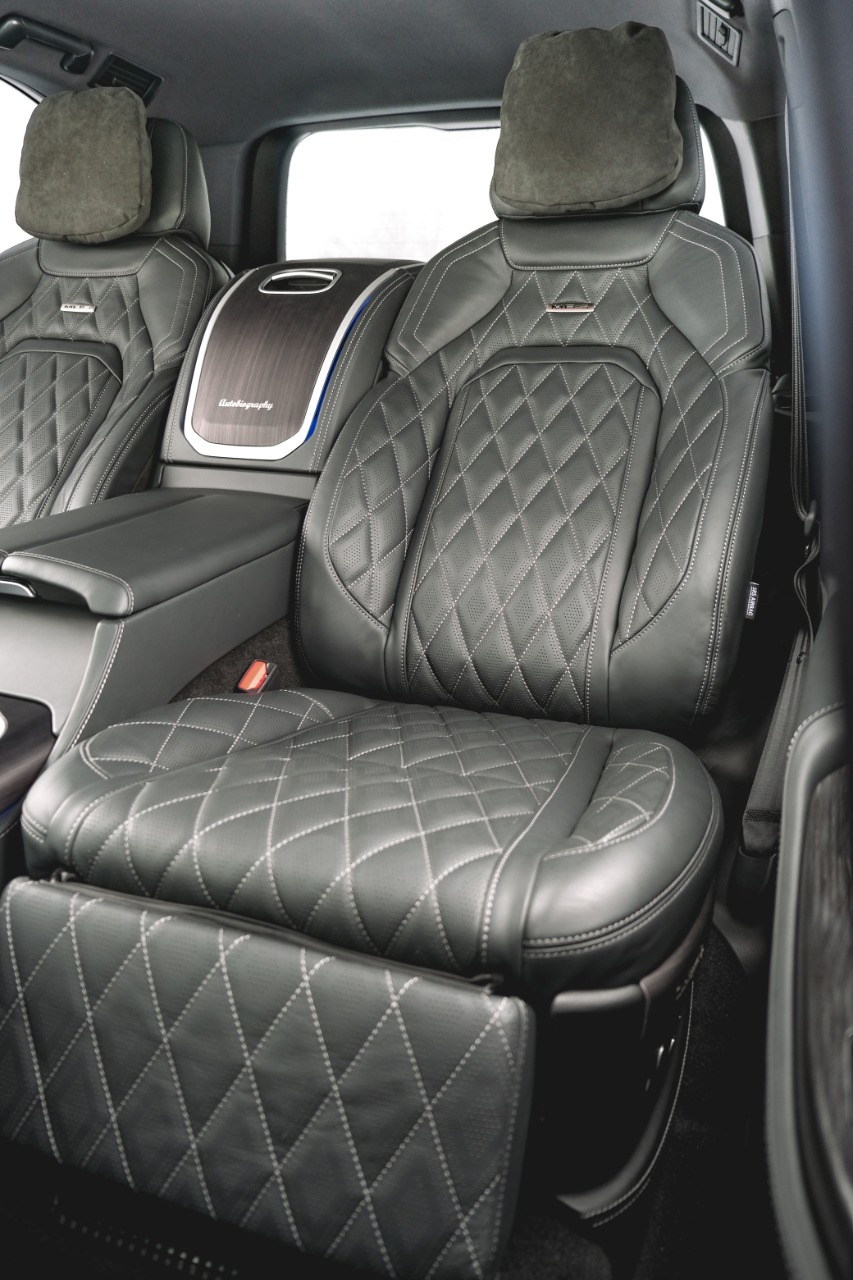 Set of MBS Autobiography rear comfort seats with Center Tunnel and Active Comfort option