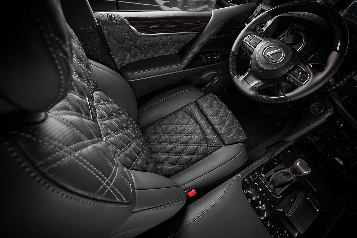 Check price and buy Carat seats set for Toyota Land Cruiser 200 Restyling 2
