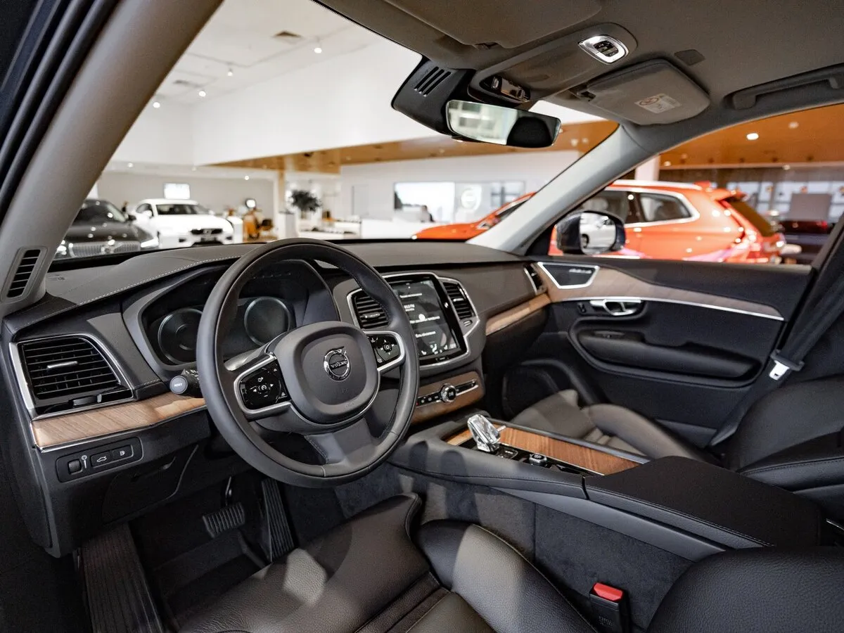 Check price and buy New Volvo XC90 Restyling For Sale
