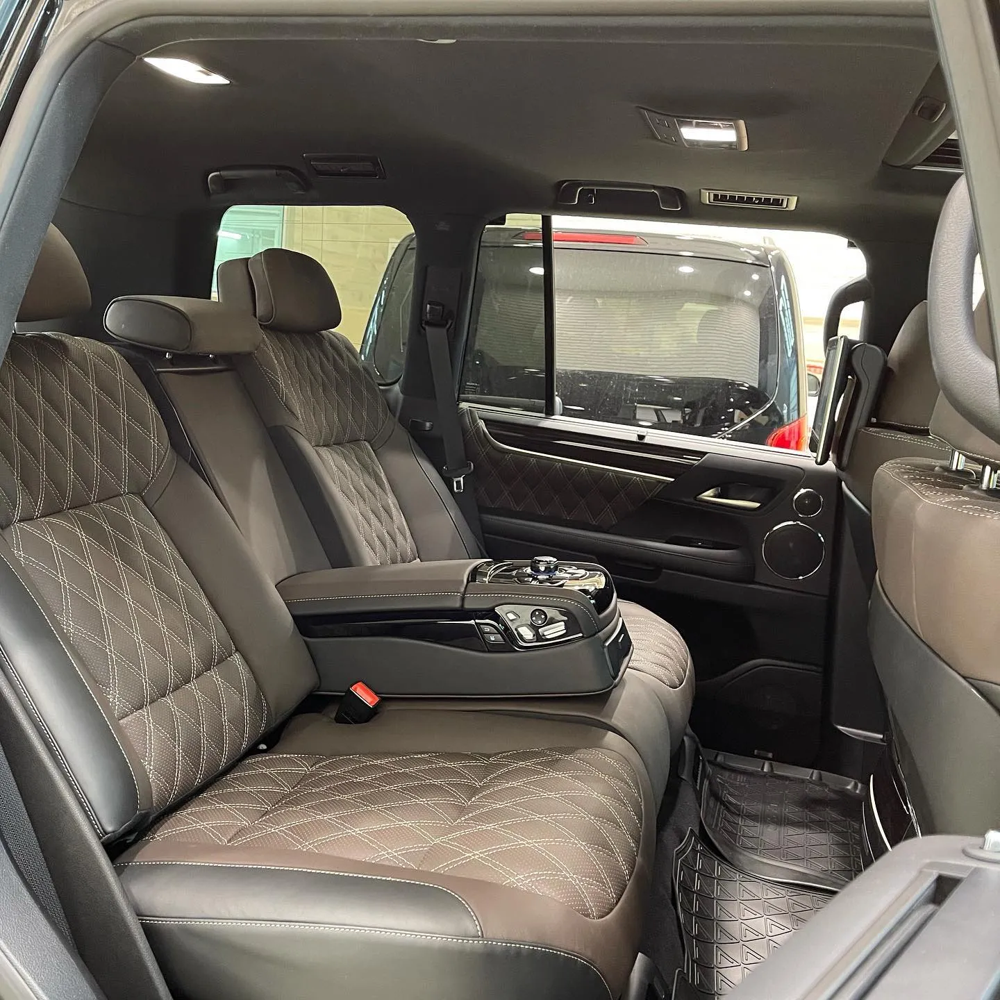 Check price and buy Carat seats set for Toyota Land Cruiser 200 Restyling 2