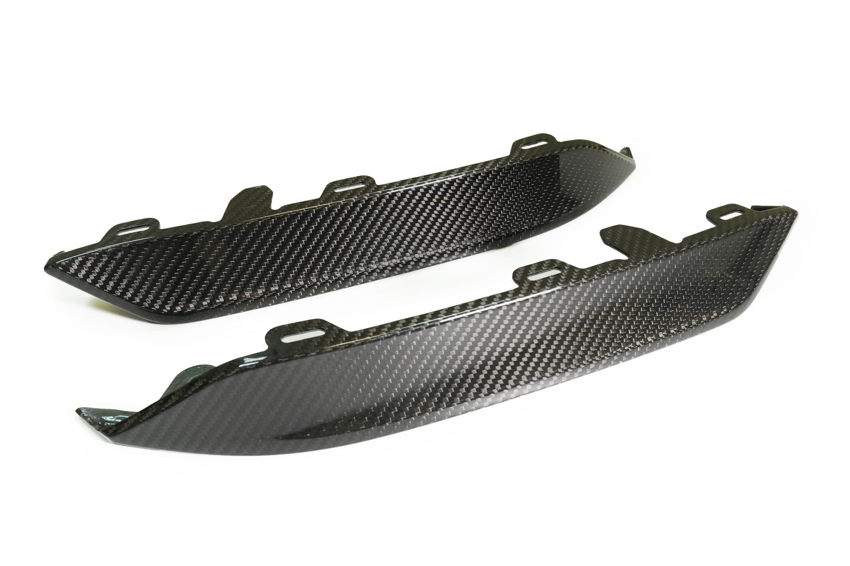 BMW M8 F91/F92/F93 DRY CARBON FIBER FRONT BUMPER INSERTS
