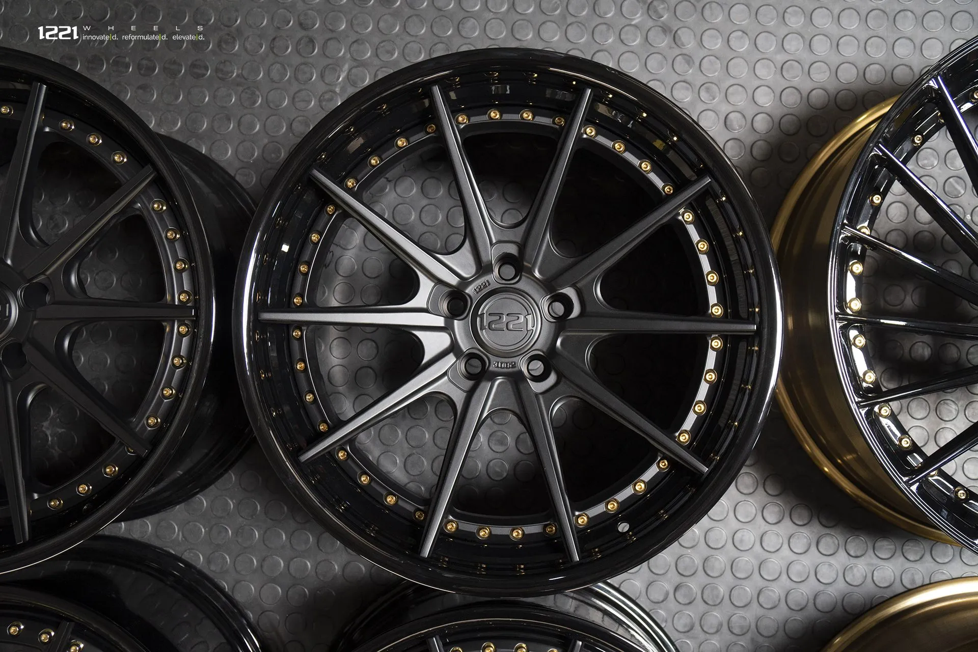 1221 Wheels 0110 on Lamborghini LP560 — Solid Matte/Gloss Black (01)