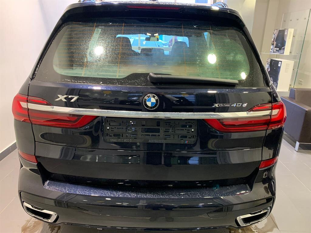 Check price and buy New BMW X7 40d (G07) For Sale