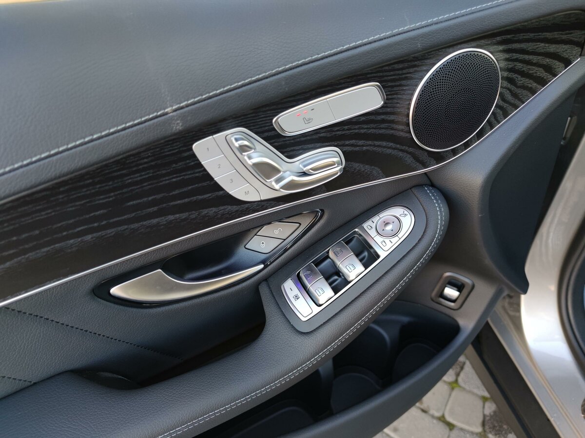 Check price and buy New Mercedes-Benz GLC Coupe 300 d (C253) Restyling For Sale