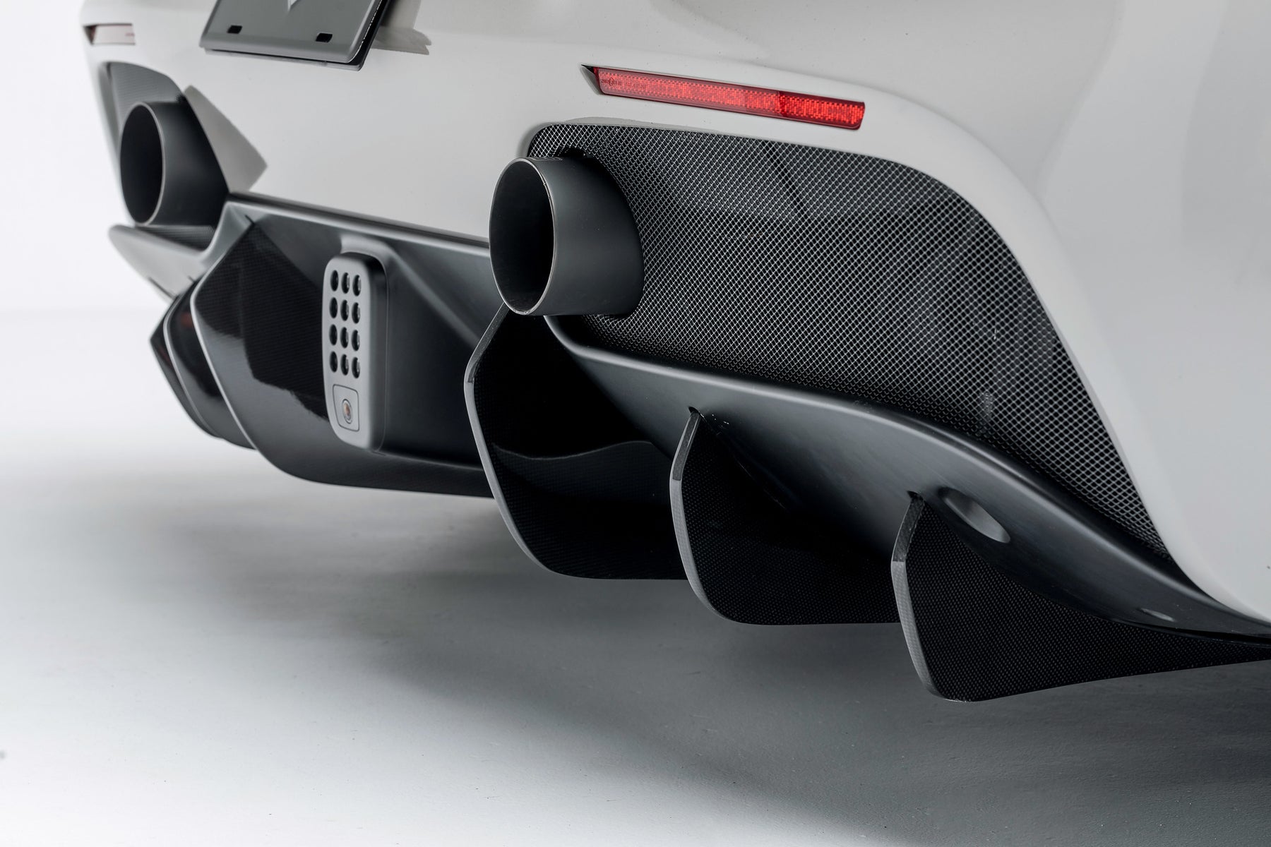 Rear Diffuser Vorsteiner Nero Carbon for Ferrari 488