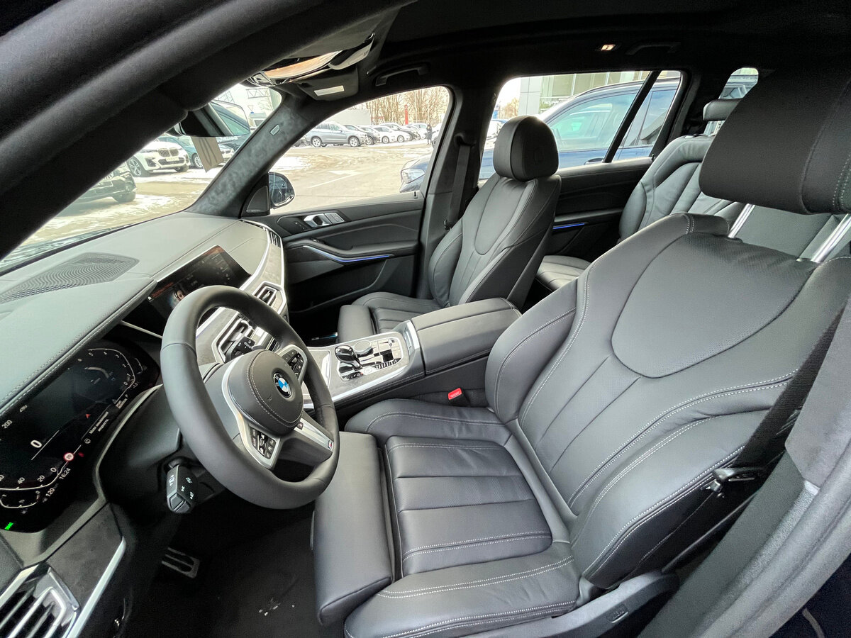 Check price and buy New BMW X7 40i (G07) For Sale