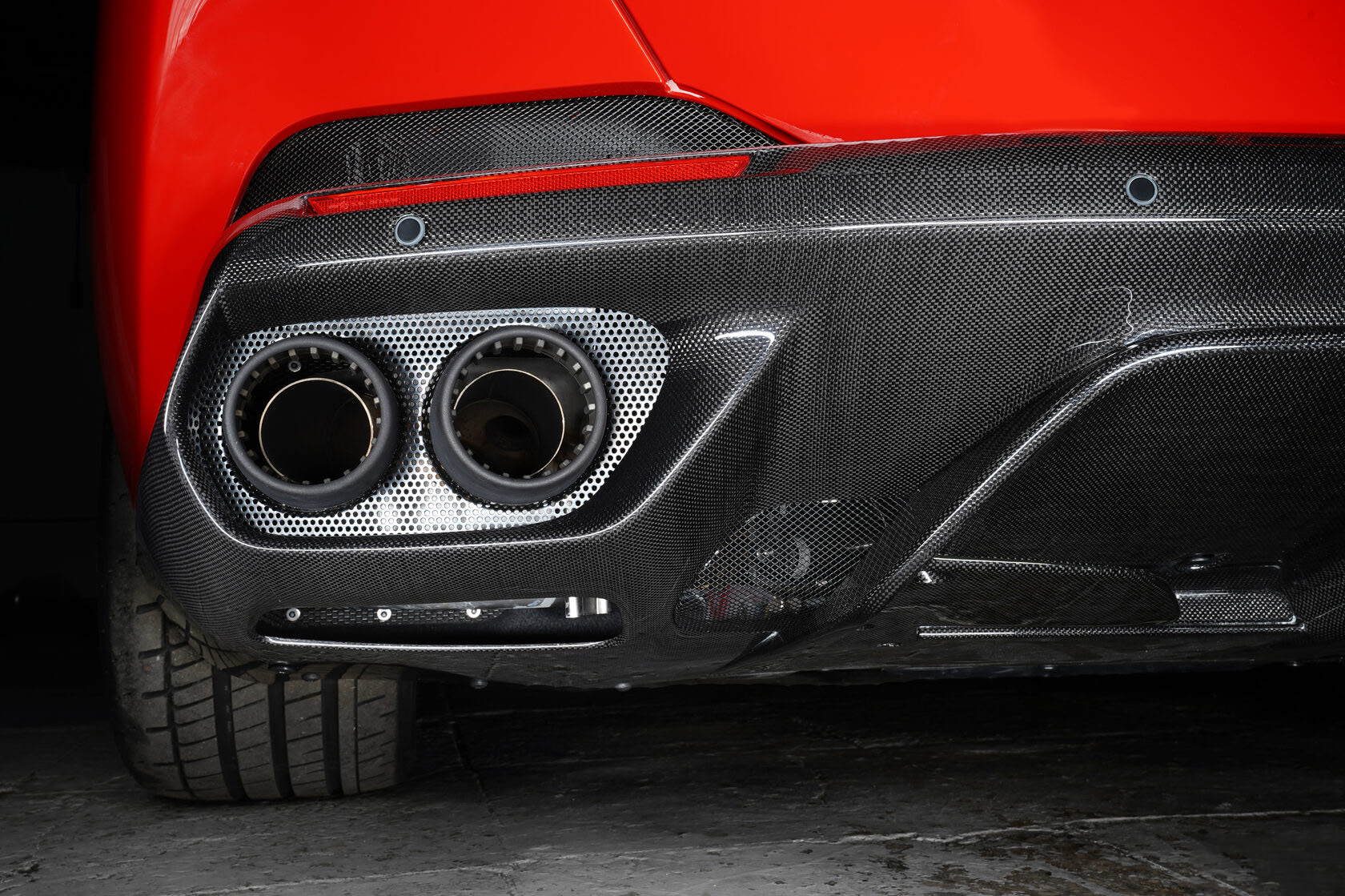 Rear bumper diffuser Carbon for Ferrari Portofino