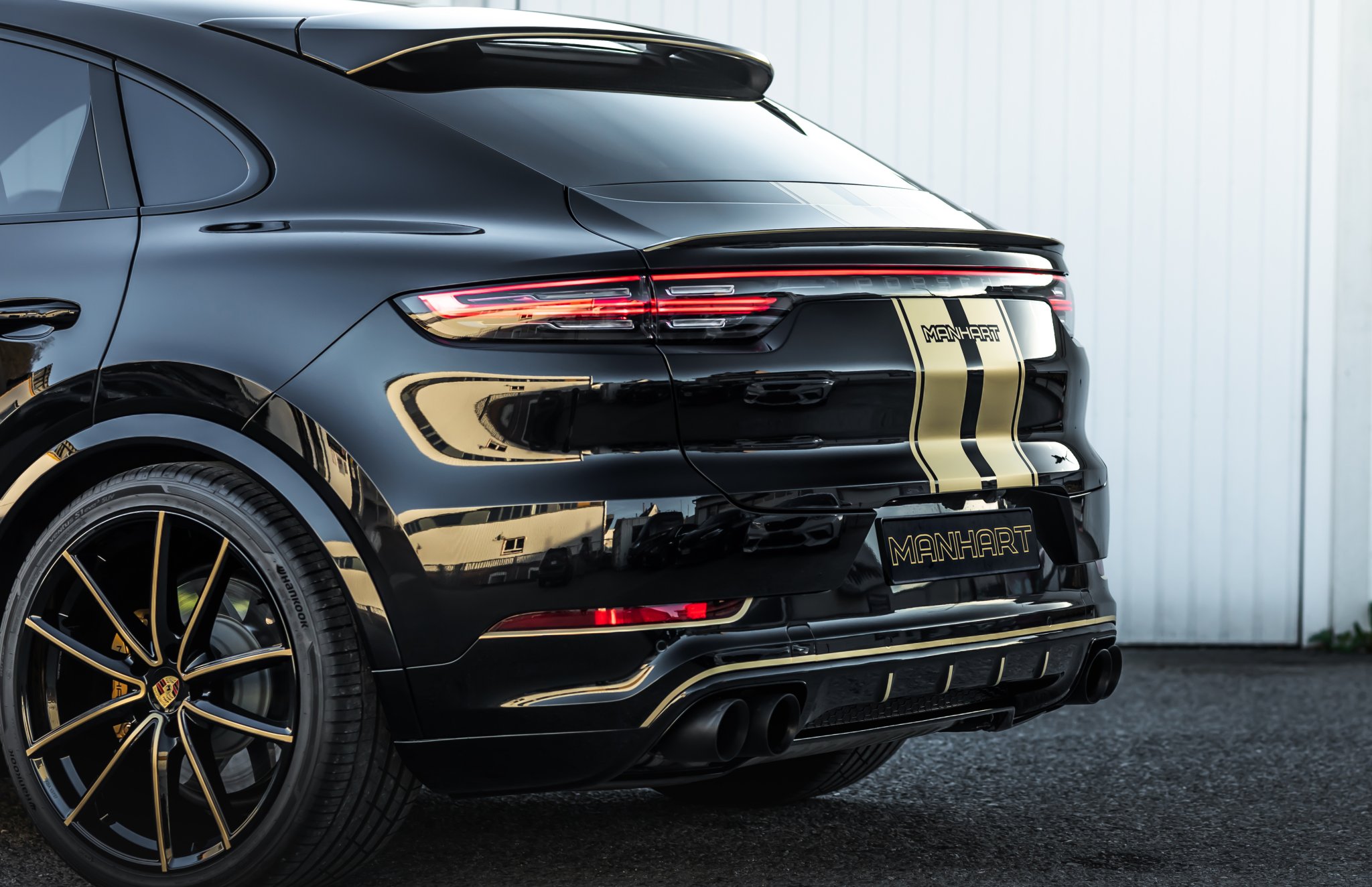 Check our price and buy an Manhart carbon fiber body kit for Porsche Cayenne Coupe!