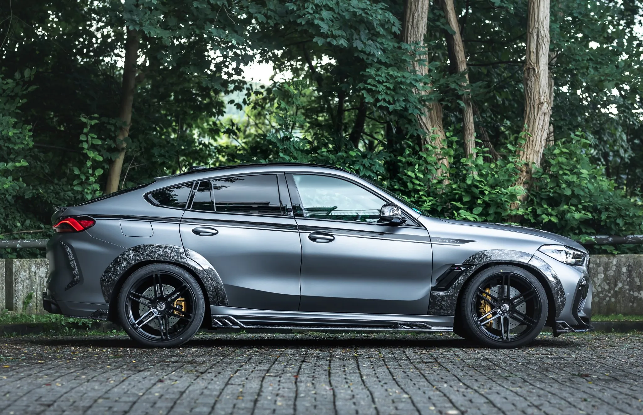 Check our price and buy an Manhart carbon fiber body kit for BMW X6 M F96 WB!