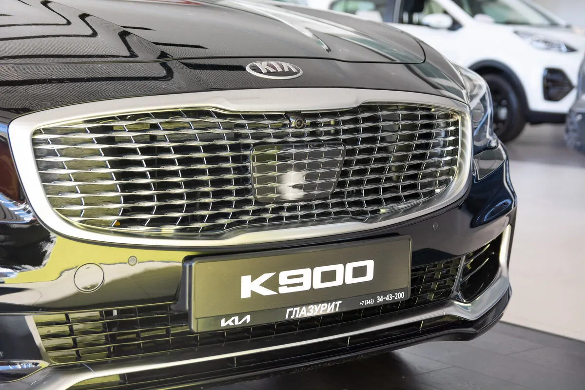 Check price and buy New Kia K900 For Sale