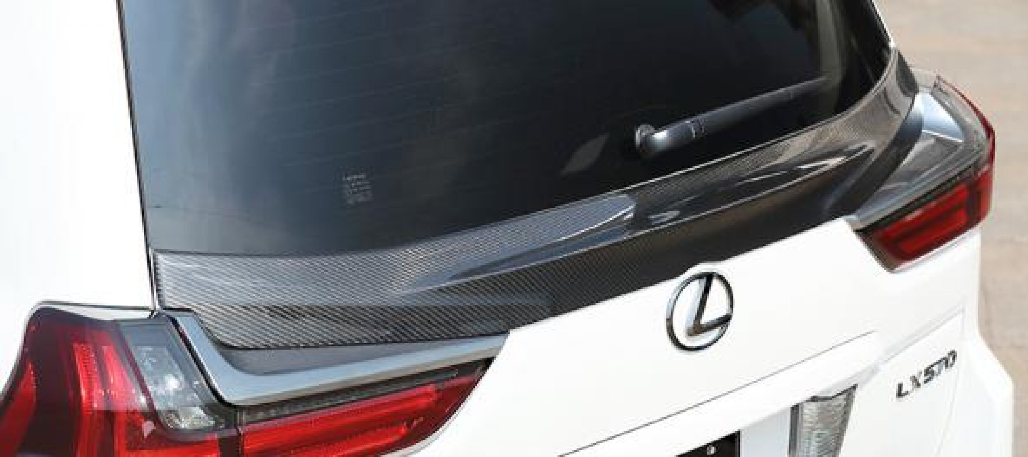 Trunk spoiler Carbon for Lexus LX570