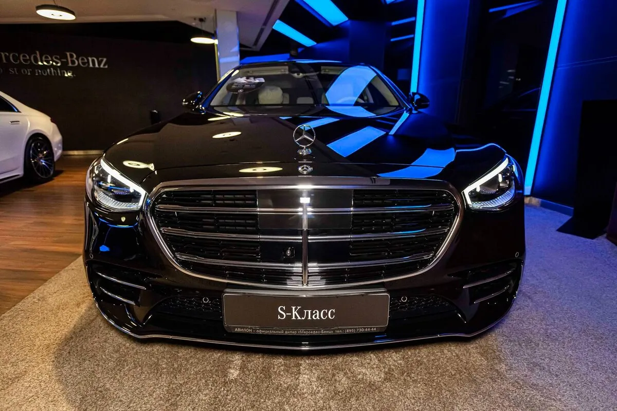Check price and buy New Mercedes-Benz S-Class 350 d Long 4MATIC (W223) For Sale