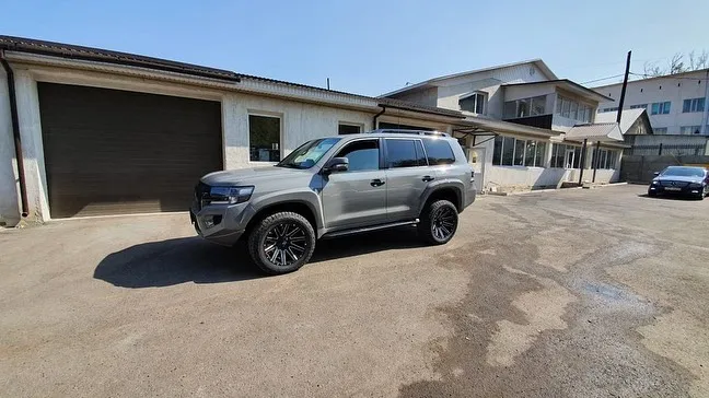 Check our price and buy Shikari body kit for Toyota Land Cruiser 200