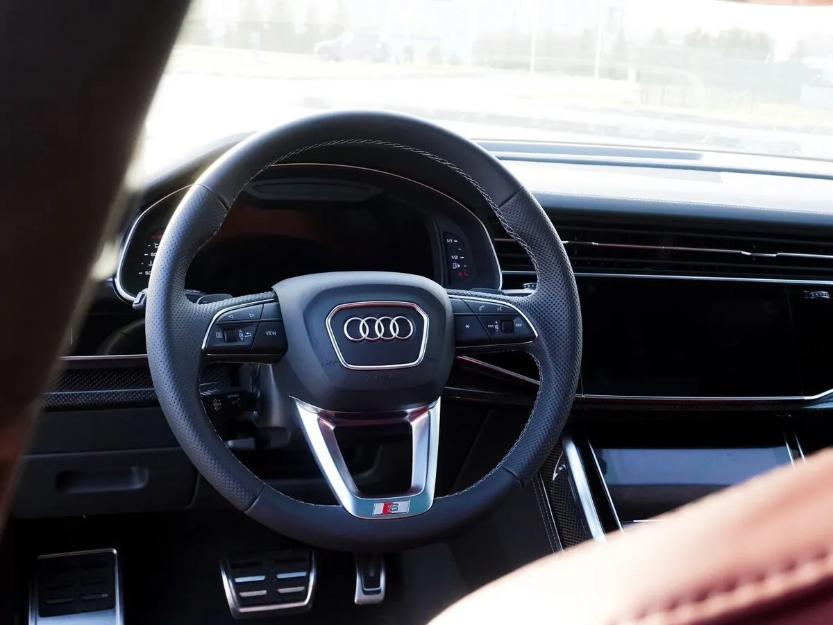 Buy New Audi SQ8 (4M)