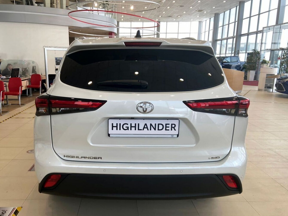 Check price and buy New Toyota Highlander (U70) For Sale