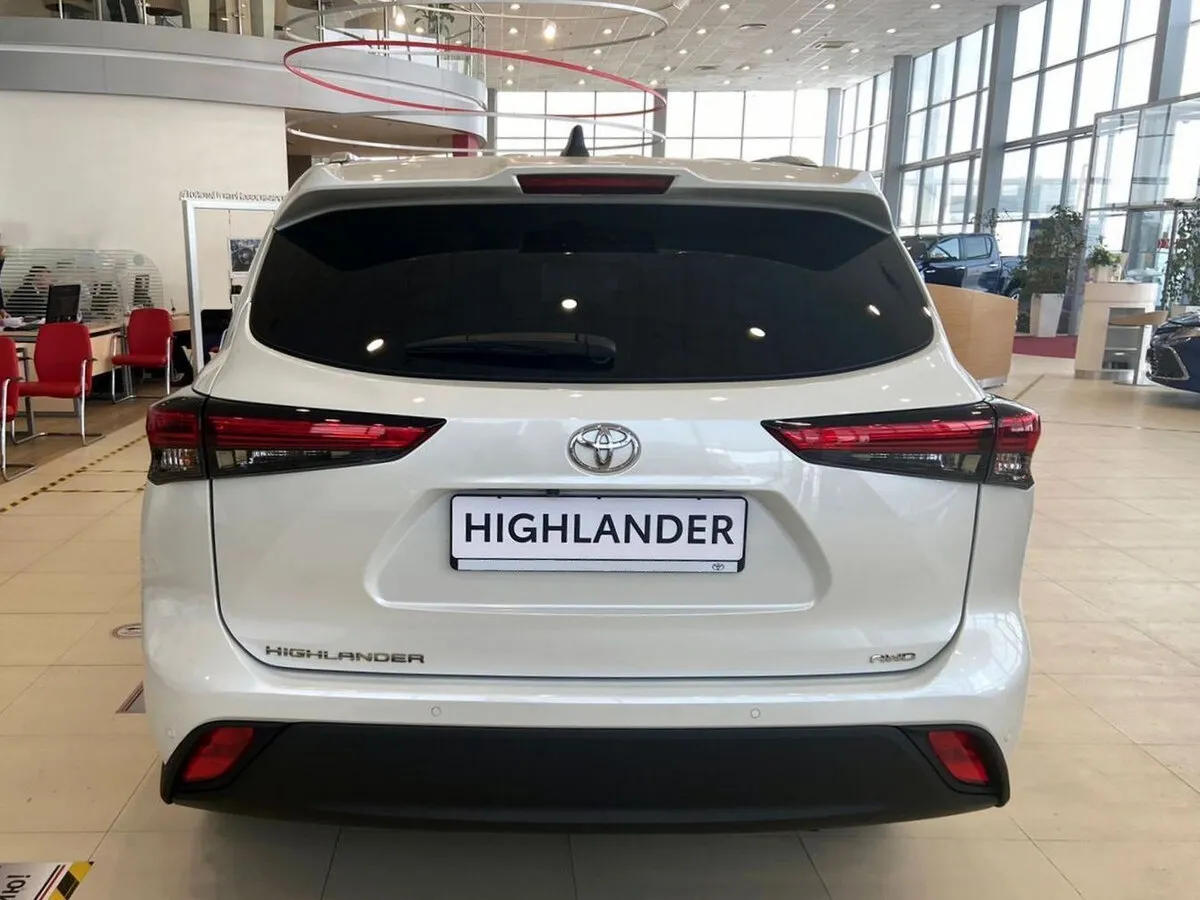 Check price and buy New Toyota Highlander (U70) For Sale