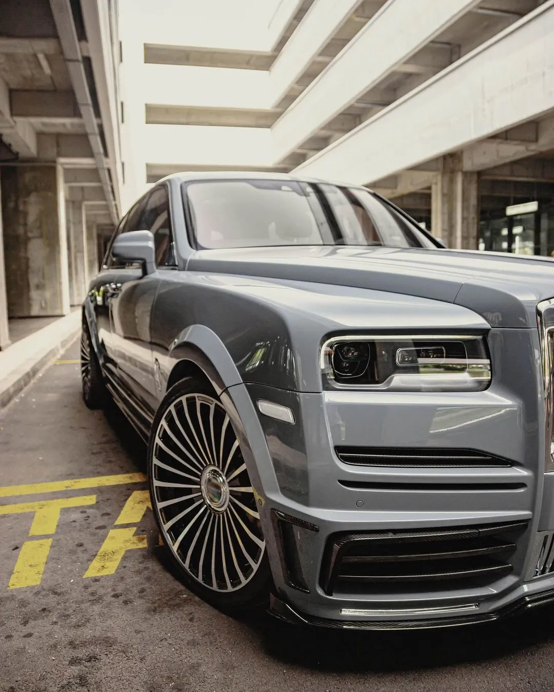 Check price and buy Mansory Carbon Fiber Body kit set for Rolls-Royce Cullinan Coastline