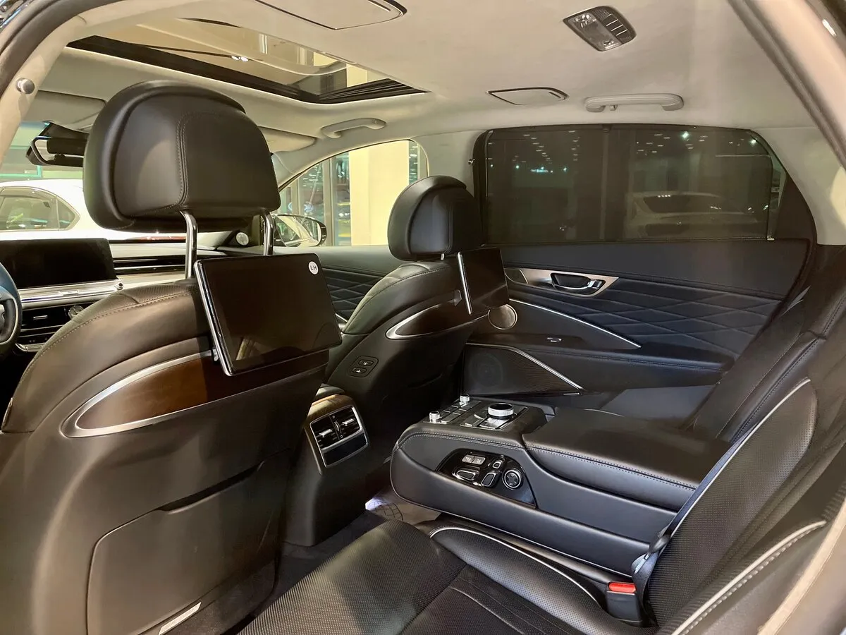 Check price and buy New Kia K900 For Sale