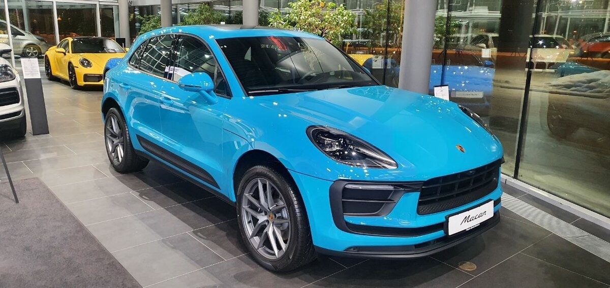 Check price and buy New Porsche Macan Restyling 2 For Sale