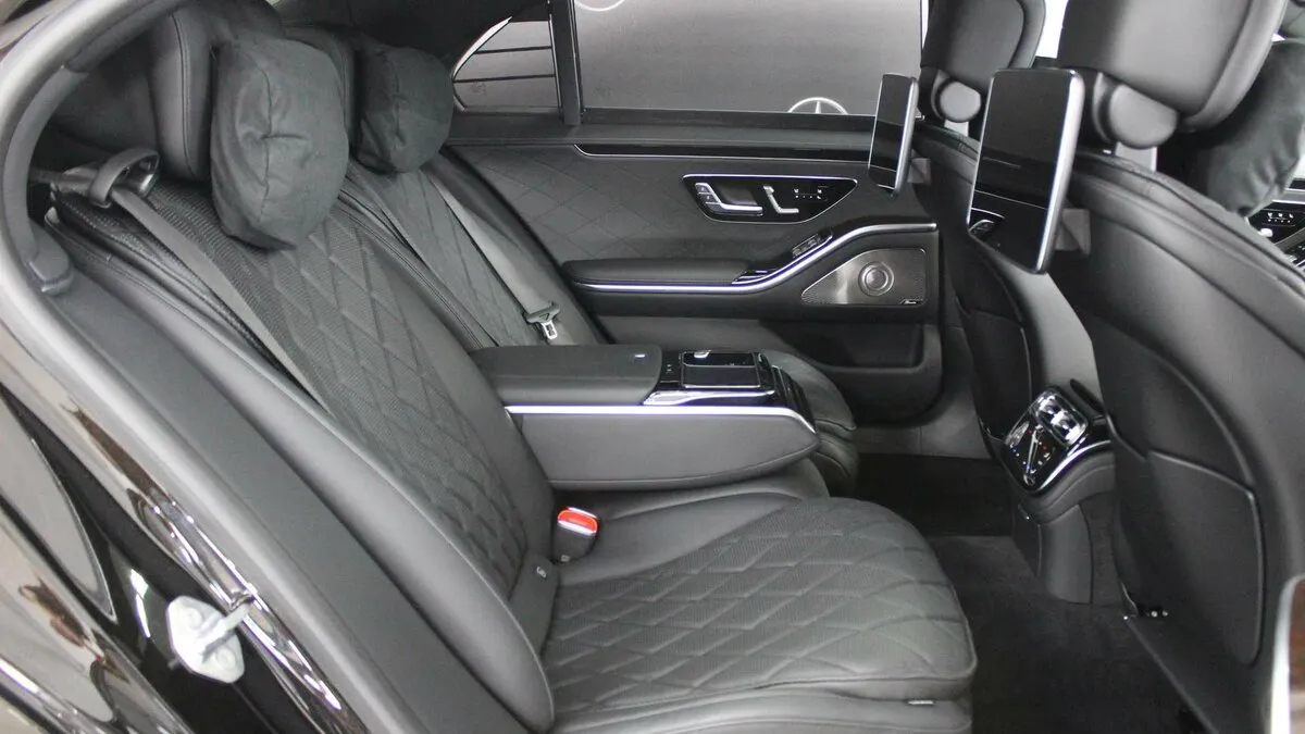 Check price and buy New Mercedes-Benz S-Class 350 d Long 4MATIC (W223) For Sale