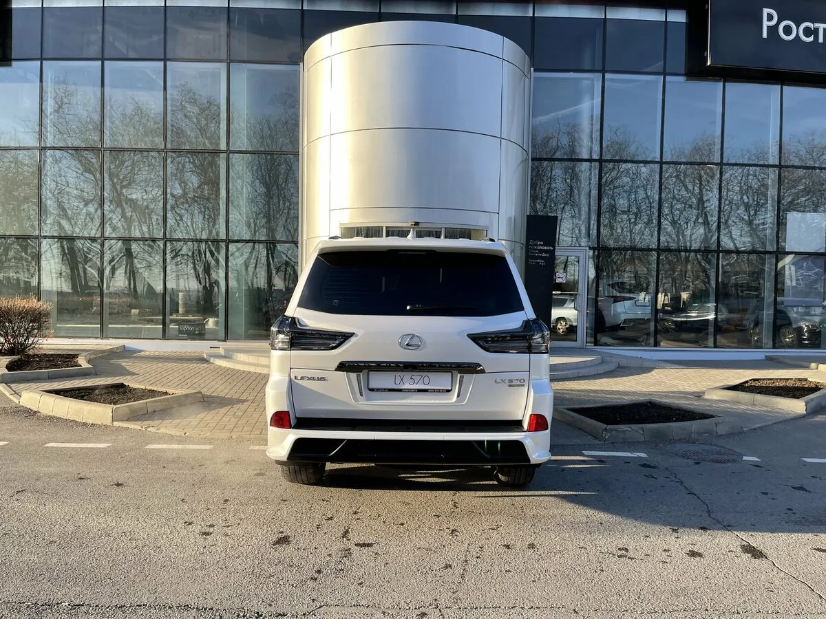Check price and buy New Lexus LX 570 Restyling 2 For Sale
