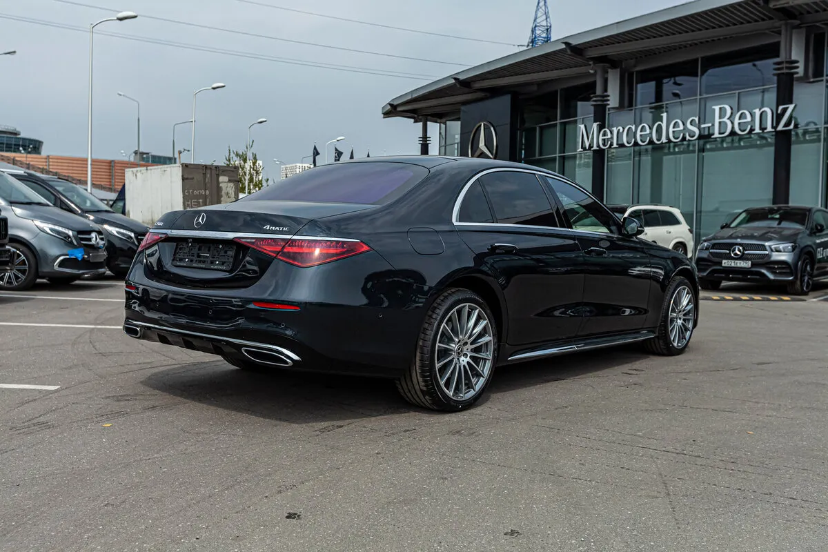 Check price and buy New Mercedes-Benz S-Class 350 d Long 4MATIC (W223) For Sale