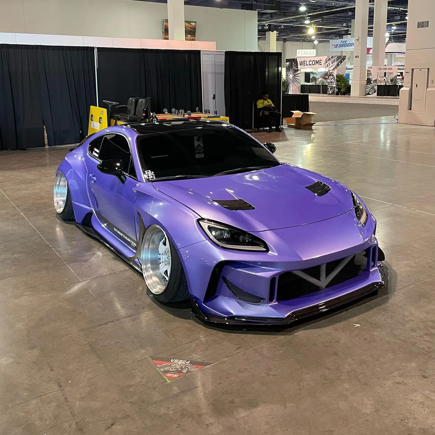 Check our price and buy Street hunter widebody kit for Toyota BRZ/GR86!