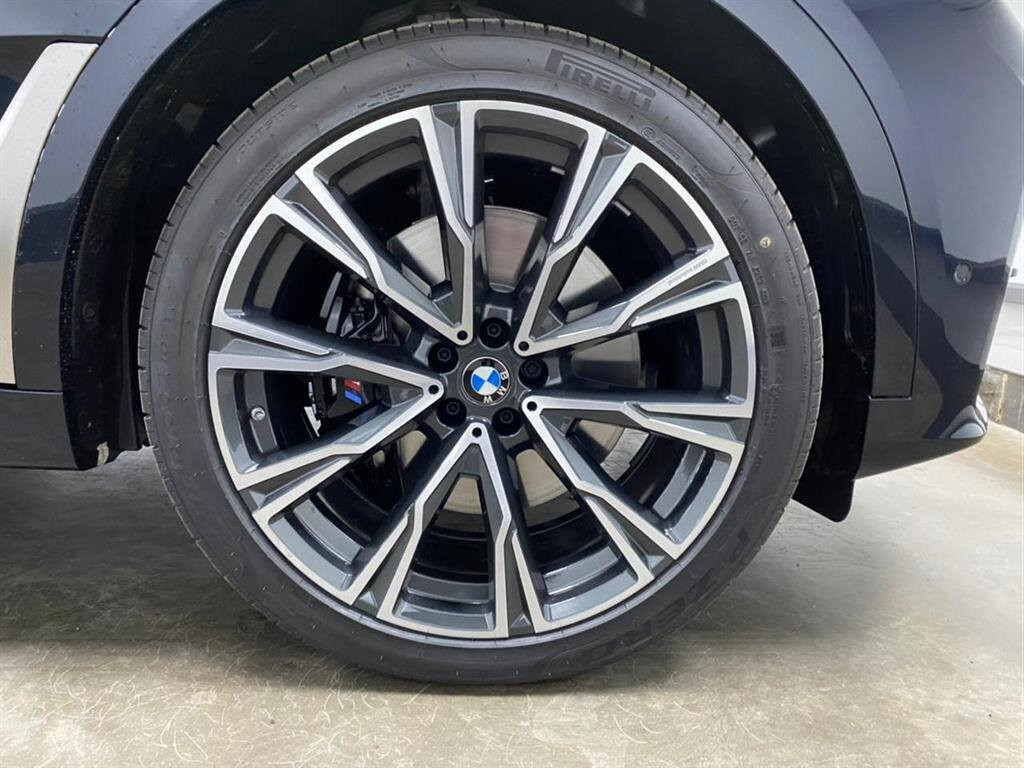 Check price and buy New BMW X7 M50i (G07) For Sale