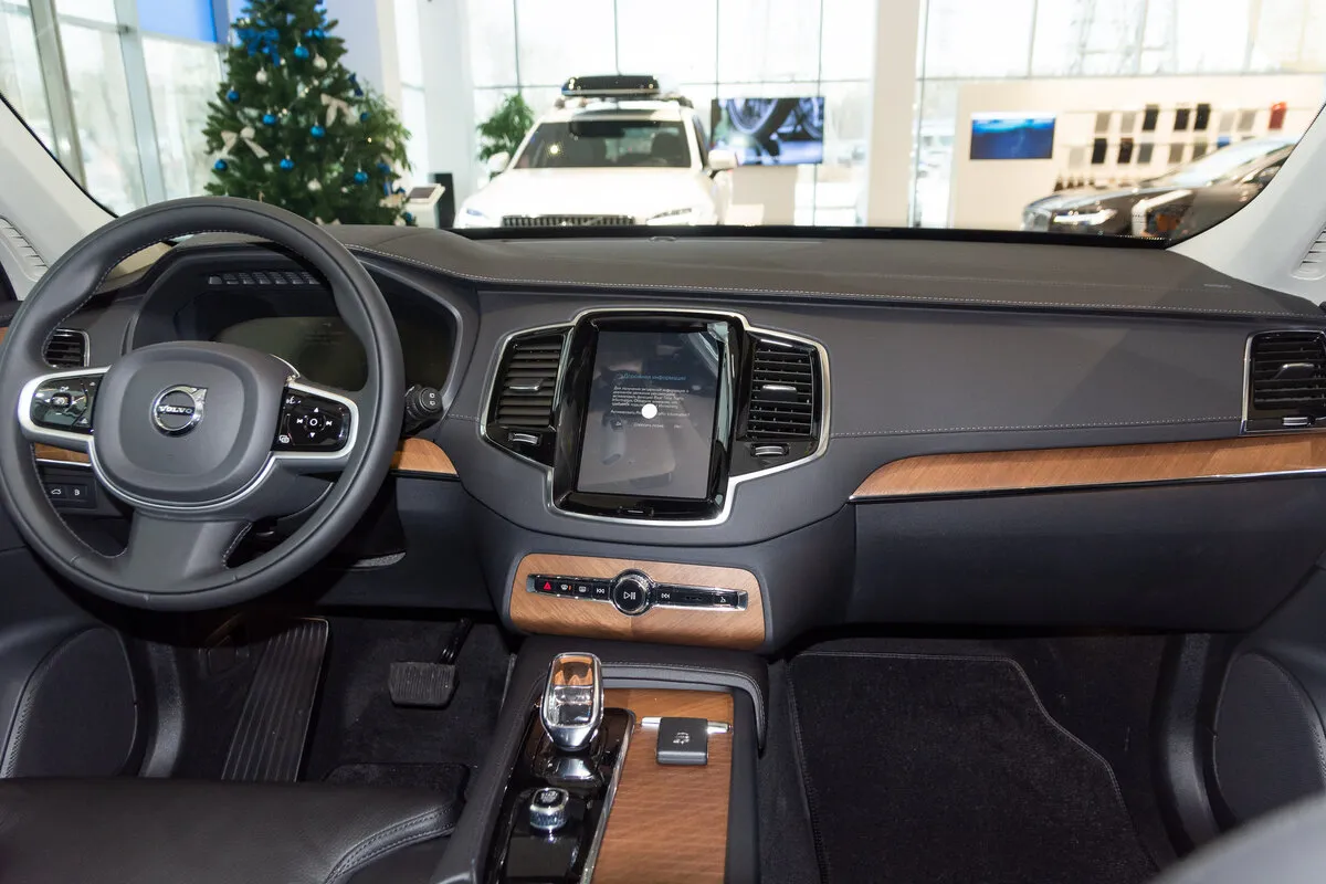 Check price and buy New Volvo XC90 Restyling For Sale