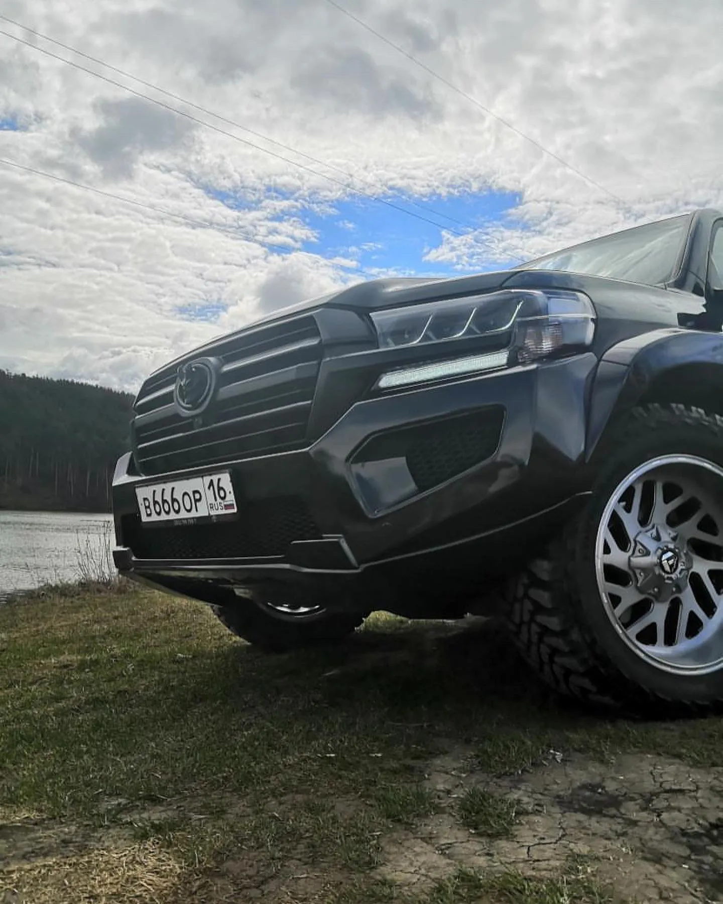 Check our price and buy Shikari body kit for Toyota Land Cruiser 200