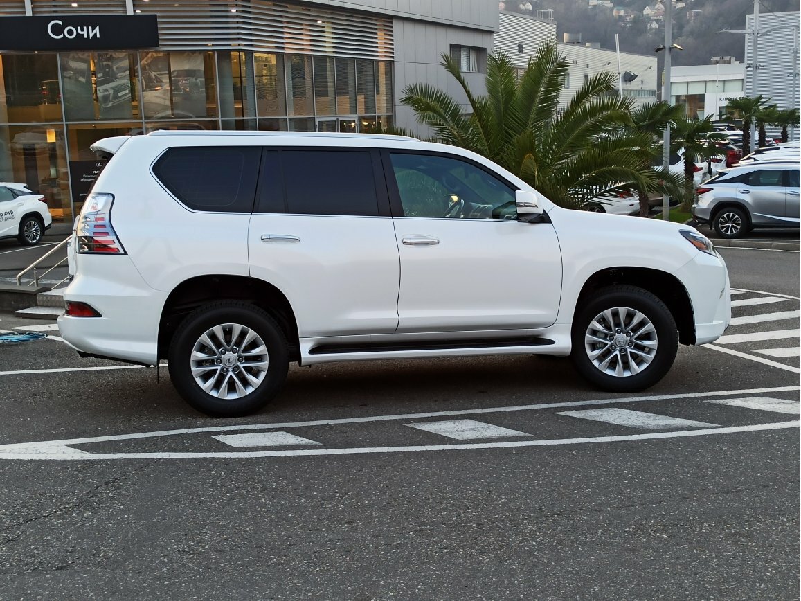 Check price and buy New Lexus GX 460 Restyling 2 For Sale