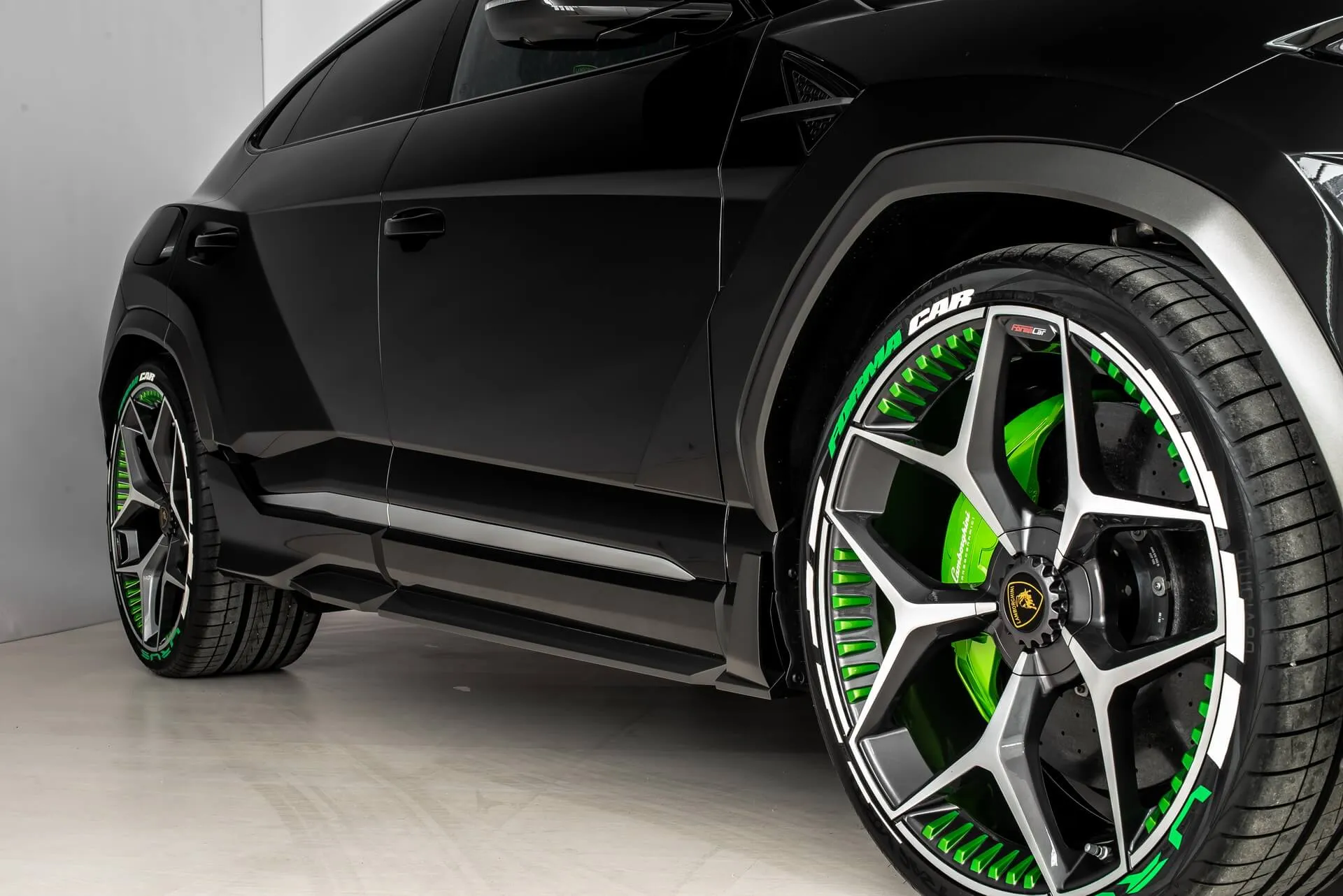 Check our price and buy a SCL Performance body kit for Lamborghini Urus