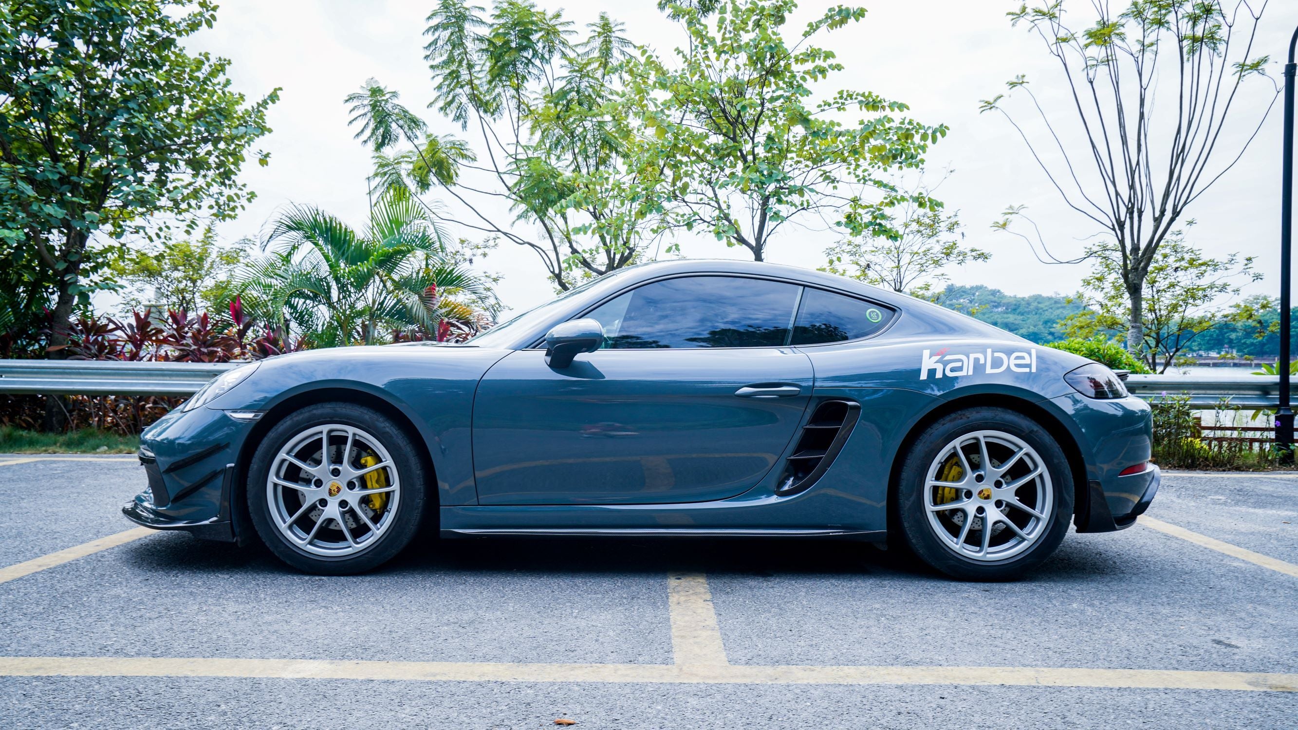 Check our price and buy a Karbel Carbon Fiber Body Kit set for Porsche 718 Cayman & Boxster