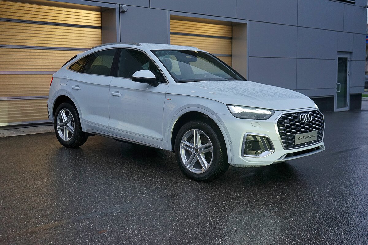 Check price and buy New Audi Q5 Sportback 45 TFSI (FY) For Sale