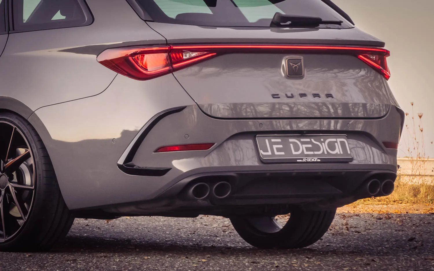Check our price and buy JE Design body kit for Cupra Leon ST!