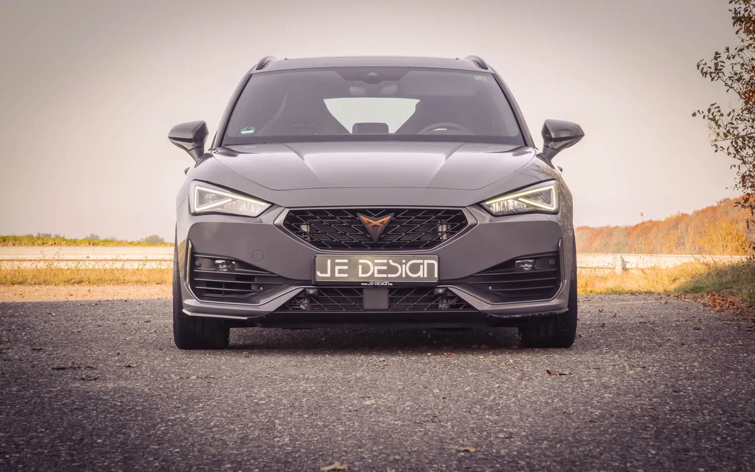 Check our price and buy JE Design body kit for Cupra Leon ST!
