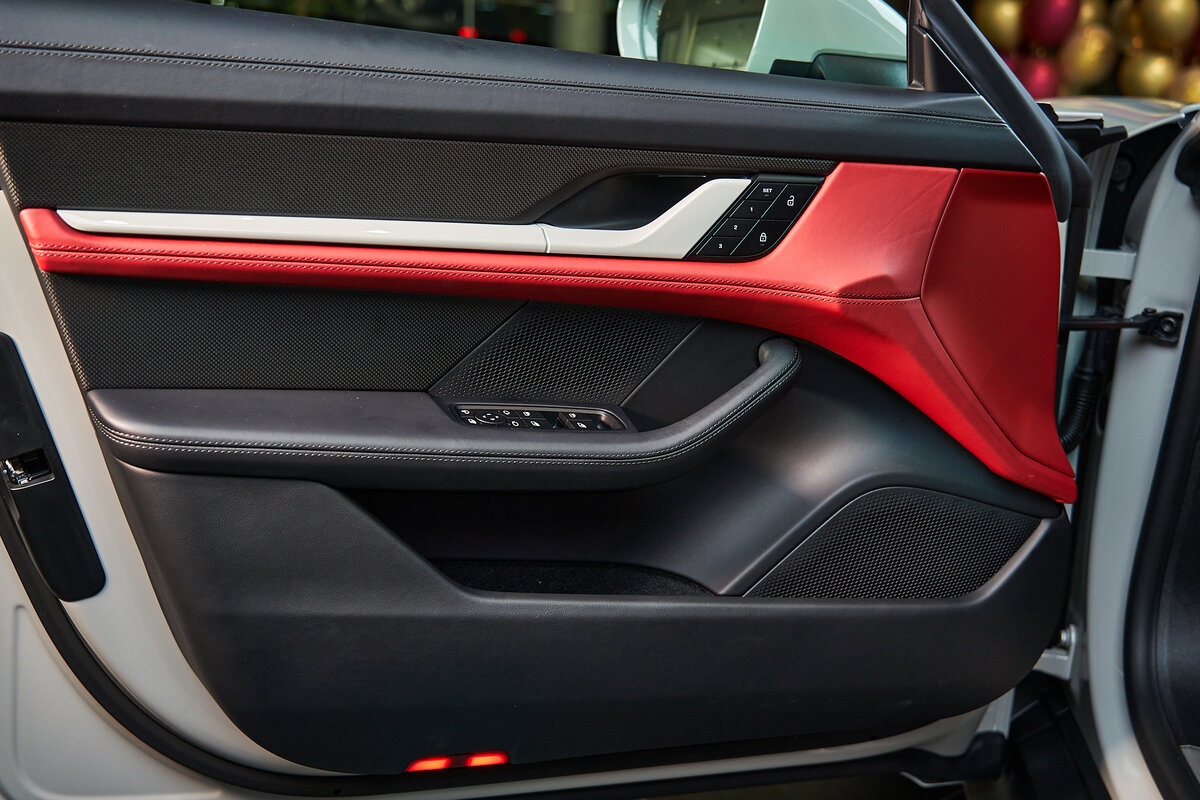 Check price and buy New Porsche Taycan 4S For Sale