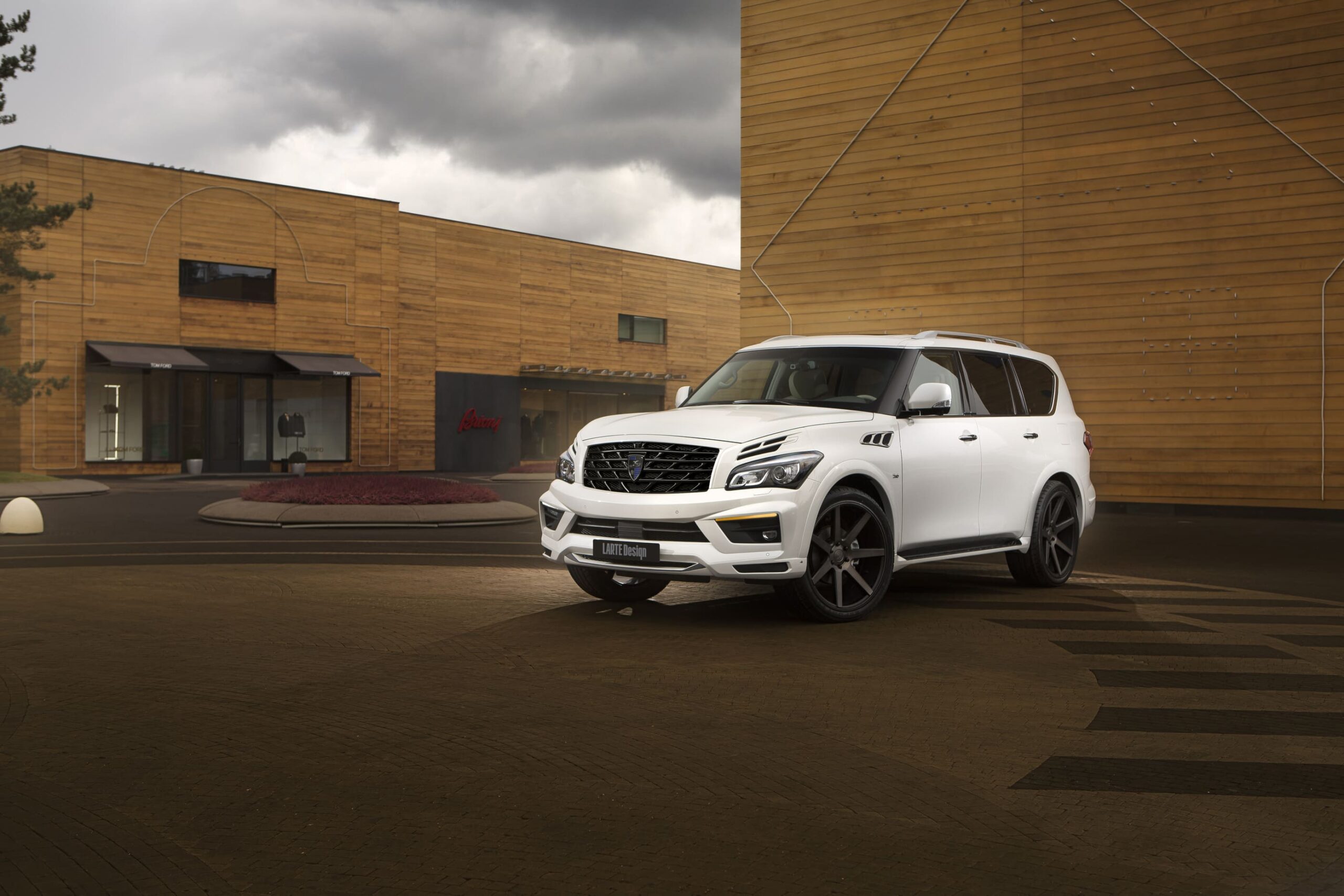 Larte Design LR4 body kit for Infiniti QX80 Buy with delivery