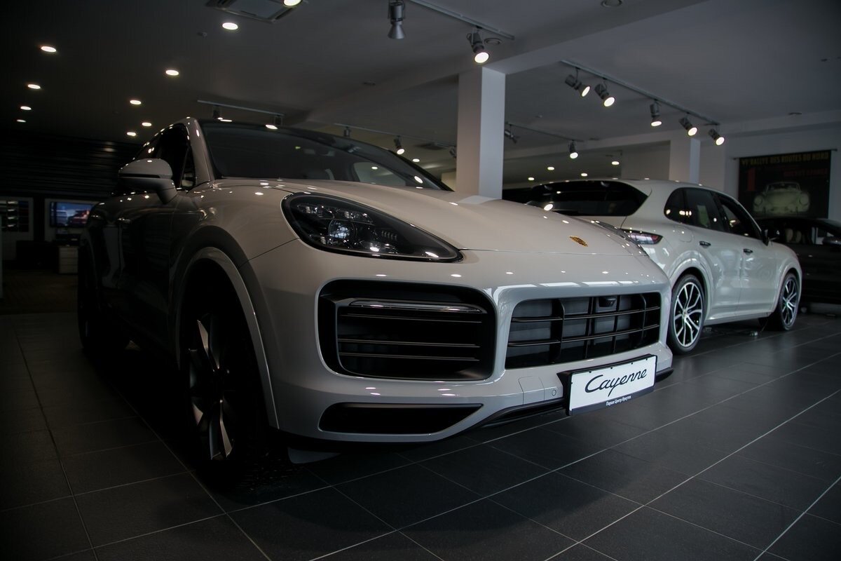 Check price and buy New Porsche Cayenne Coupé For Sale