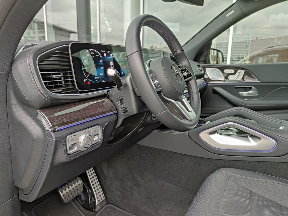 Check price and buy New Mercedes-Benz GLS 400 d (X167) For Sale