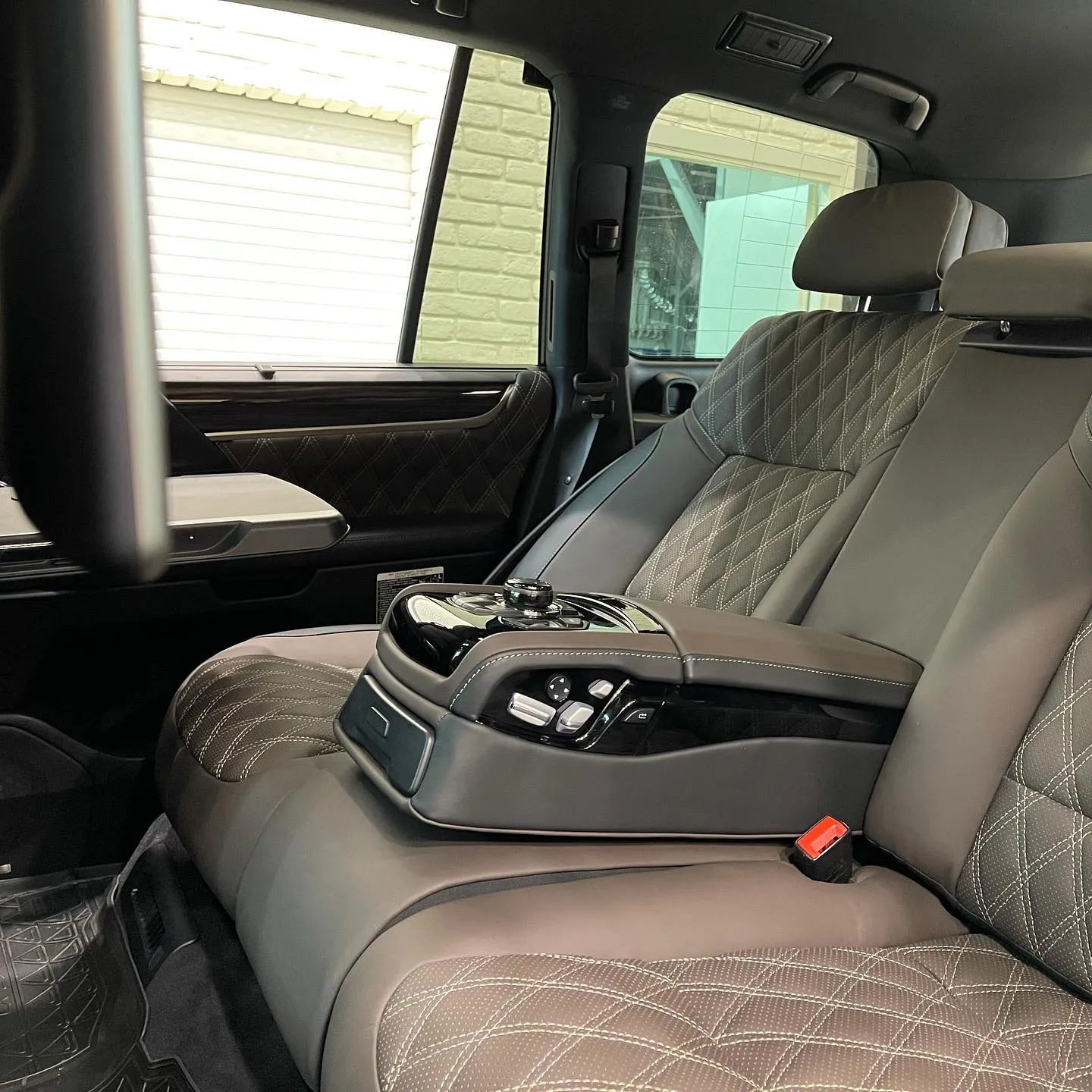 Check price and buy Carat seats set for Toyota Land Cruiser 200 Restyling 2