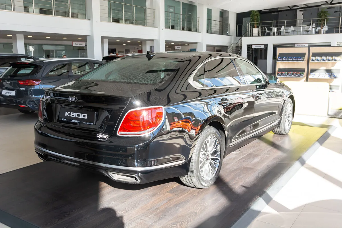 Check price and buy New Kia K900 For Sale